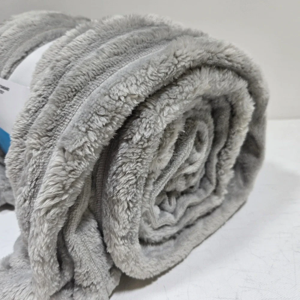 Room Essentials Throw Blanket 50x60 Gray Plush Ribbed Faux Fur Soft Cozy